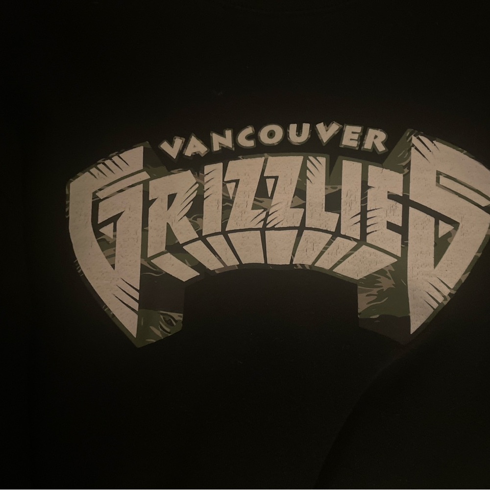 RARE Vancouver Grizzlies Black Sweater
